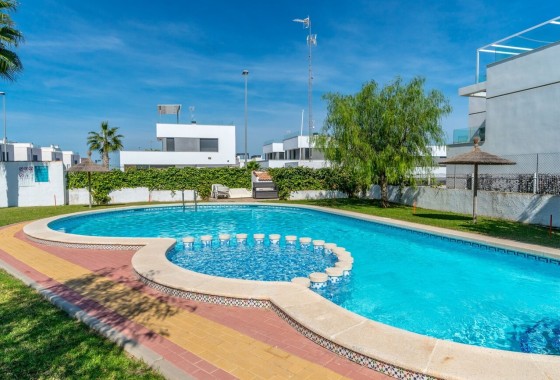Resale - Doppelhaushälfte -
Villamartín