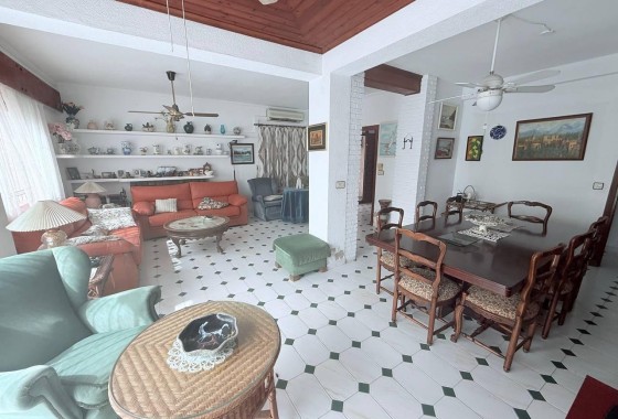 Resale - Freistehende Villa -
Orihuela Costa - Campoamor