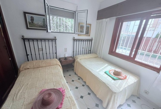 Resale - Freistehende Villa -
Orihuela Costa - Campoamor