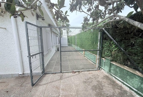 Resale - Freistehende Villa -
Orihuela Costa - Campoamor