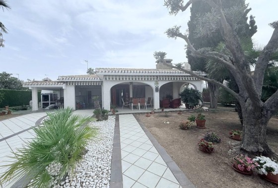 Resale - Freistehende Villa -
Orihuela Costa - Campoamor