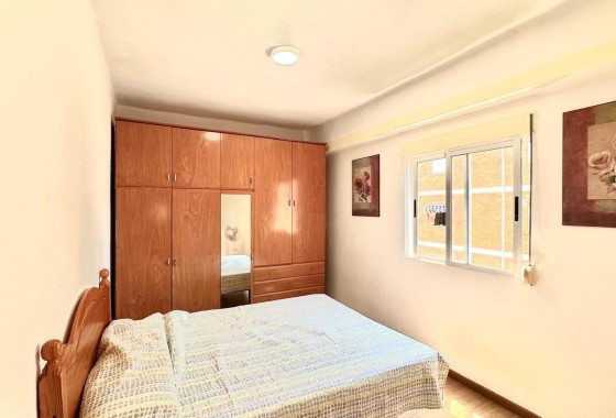 Sprzedaż - Apartament / Mieszkanie -
Torrevieja - Estacion de autobuses