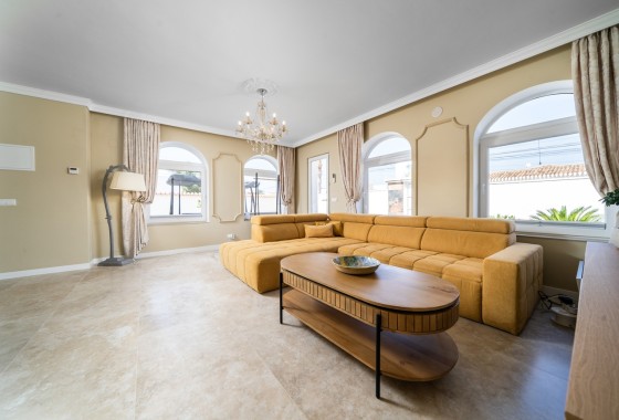 Venta - Chalet Independiente -
Torrevieja - Costa Blanca