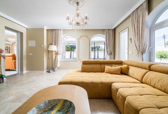 Venta - Chalet Independiente -
Torrevieja - Costa Blanca