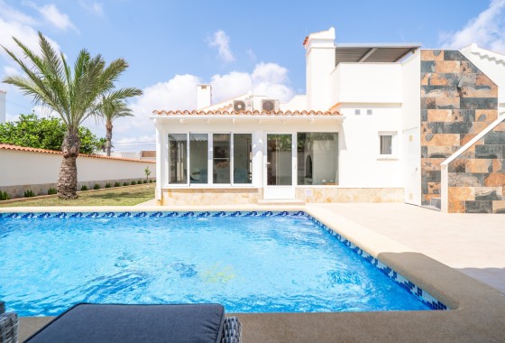 Venta - Chalet Independiente -
Torrevieja - Costa Blanca