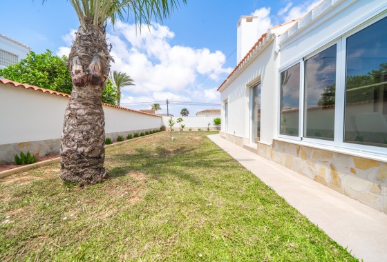Venta - Chalet Independiente -
Torrevieja - Costa Blanca