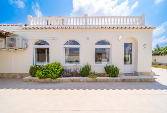 Venta - Chalet Independiente -
Torrevieja - Costa Blanca