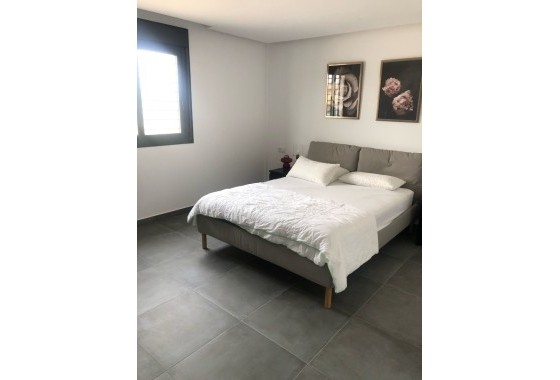 Venta - Chalet Independiente -
Pinoso - Inland