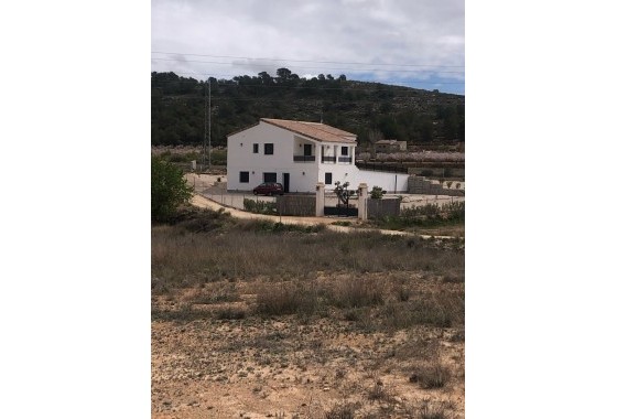 Venta - Chalet Independiente -
Pinoso - Inland
