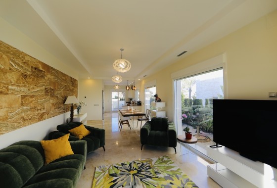 Venta - Chalet Independiente -
La Zenia - Costa Blanca
