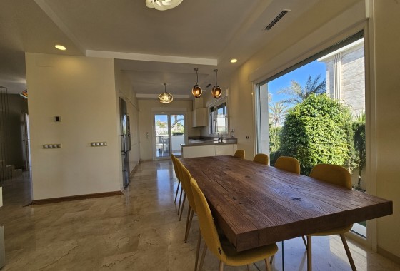 Venta - Chalet Independiente -
La Zenia - Costa Blanca