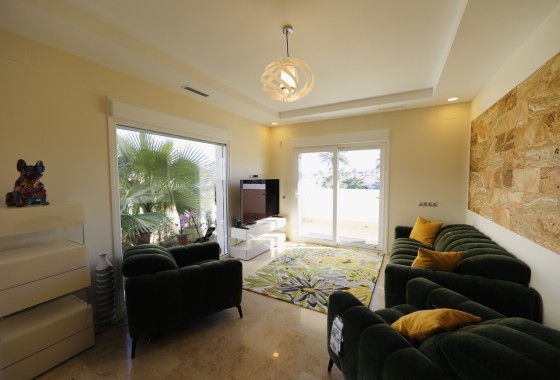 Venta - Chalet Independiente -
La Zenia - Costa Blanca
