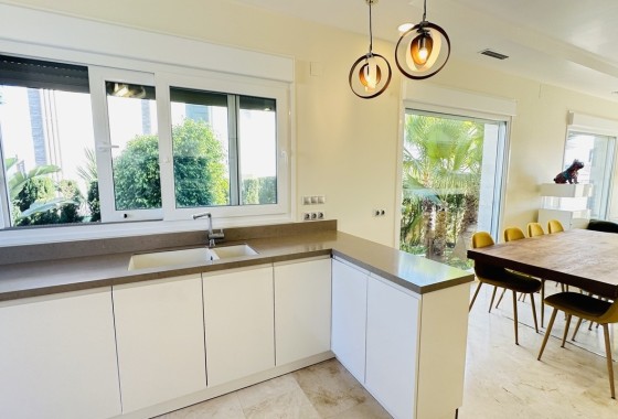 Venta - Chalet Independiente -
La Zenia - Costa Blanca