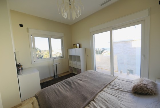 Venta - Chalet Independiente -
La Zenia - Costa Blanca