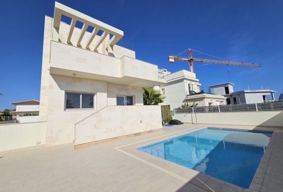 Venta - Chalet Independiente -
La Zenia - Costa Blanca