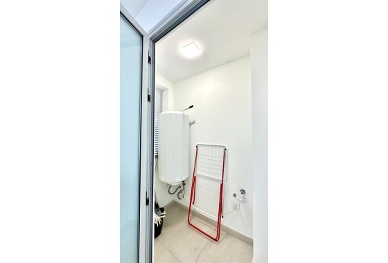 Venta - Apartamento / Piso -
Finestrat