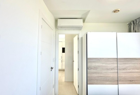 Venta - Apartamento / Piso -
Finestrat