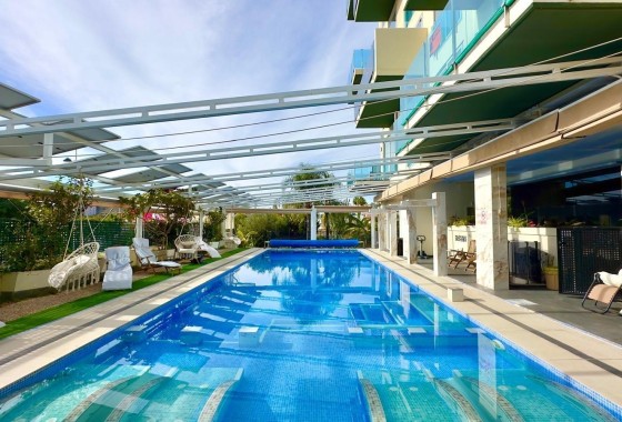 Venta - Apartamento / Piso -
Finestrat