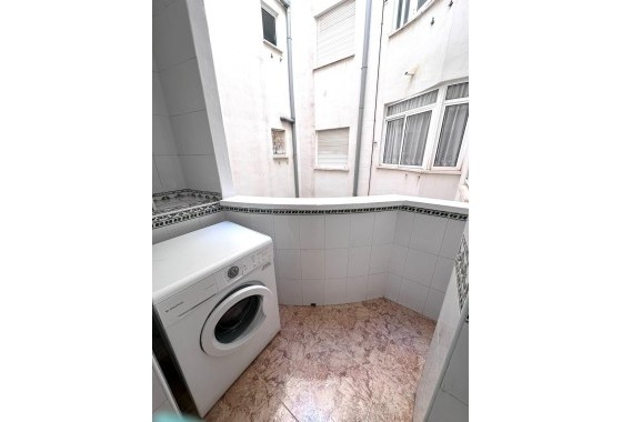 Sprzedaż - Apartament / Mieszkanie -
Torrevieja - Centro - Muelle Pesquero