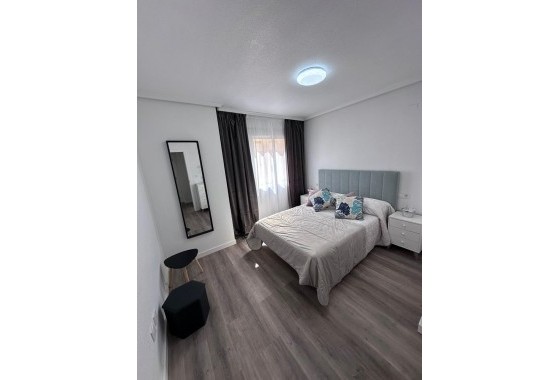 Sprzedaż - Apartament / Mieszkanie -
Torrevieja - Centro - Muelle Pesquero