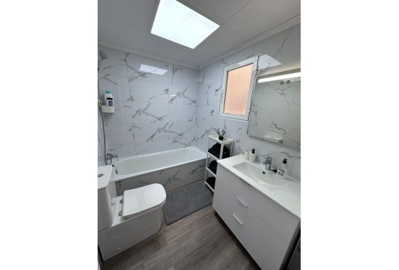 Sprzedaż - Apartament / Mieszkanie -
Torrevieja - Centro - Muelle Pesquero