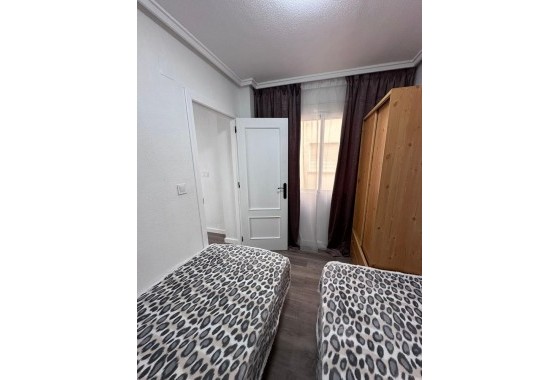 Sprzedaż - Apartament / Mieszkanie -
Torrevieja - Centro - Muelle Pesquero