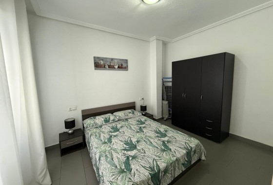 Resale - Wohnung / Appartement -
Torrevieja - Las Piscinas Naturales