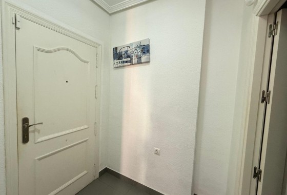 Resale - Wohnung / Appartement -
Torrevieja - Las Piscinas Naturales
