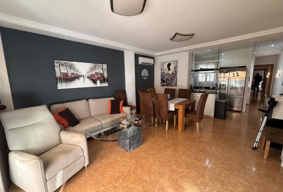 Venta - Apartamento / Piso -
Torrevieja