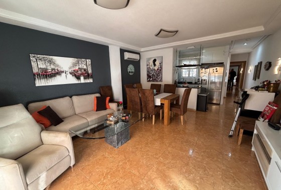Venta - Apartamento / Piso -
Torrevieja