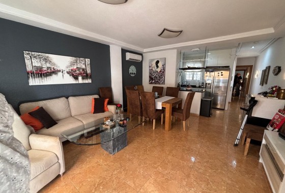 Venta - Apartamento / Piso -
Torrevieja