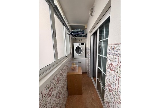 Venta - Apartamento / Piso -
Torrevieja