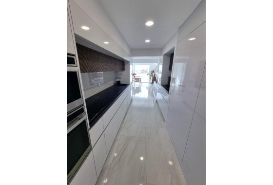Revente - Appartement -
Torrevieja - Center