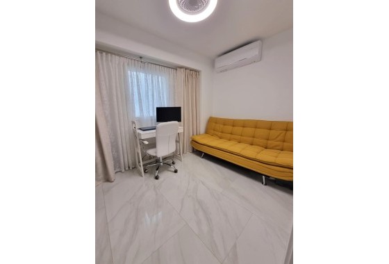 Revente - Appartement -
Torrevieja - Center