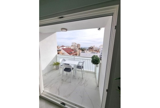 Revente - Appartement -
Torrevieja - Center