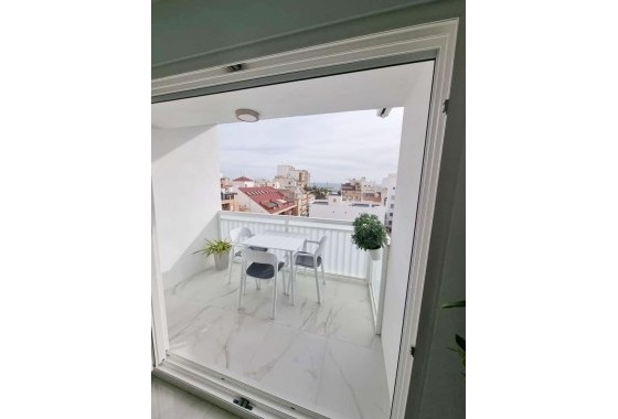 Venta - Apartamento / Piso -
Torrevieja