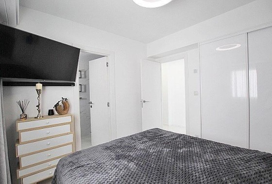 Venta - Apartamento / Piso -
Torrevieja