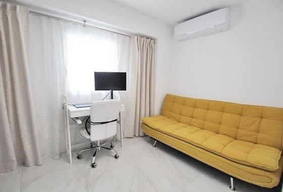 Venta - Apartamento / Piso -
Torrevieja