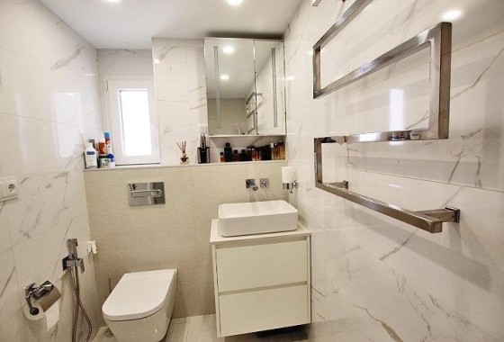Venta - Apartamento / Piso -
Torrevieja