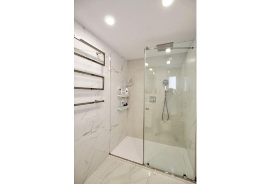 Venta - Apartamento / Piso -
Torrevieja