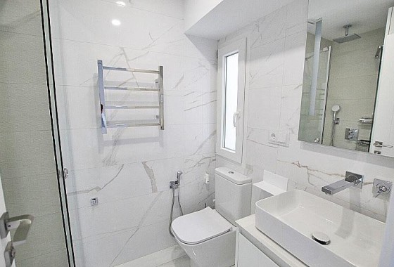 Venta - Apartamento / Piso -
Torrevieja