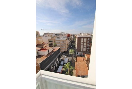Venta - Apartamento / Piso -
Torrevieja