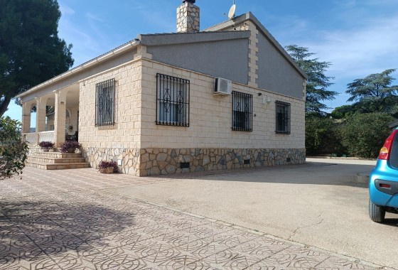 Venta - Chalet Independiente -
Yecla - Inland