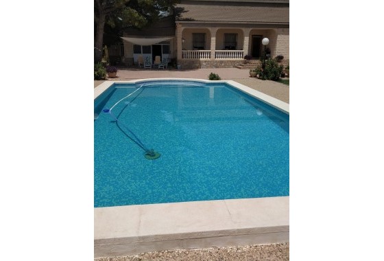 Venta - Chalet Independiente -
Yecla - Inland