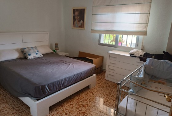 Venta - Chalet Independiente -
Yecla - Inland