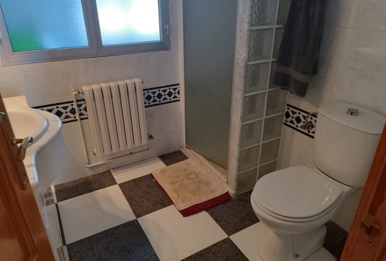 Venta - Chalet Independiente -
Yecla - Inland