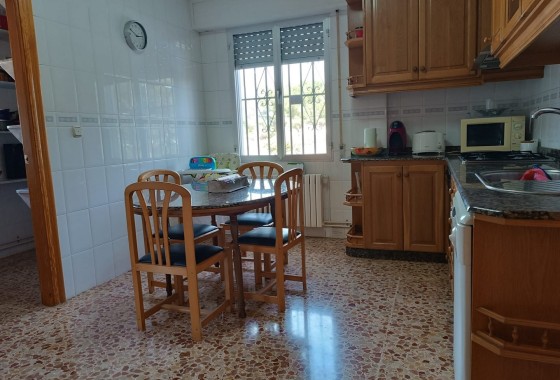 Venta - Chalet Independiente -
Yecla - Inland