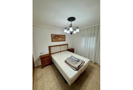 Venta - Apartamento / Piso -
Torrevieja - Center