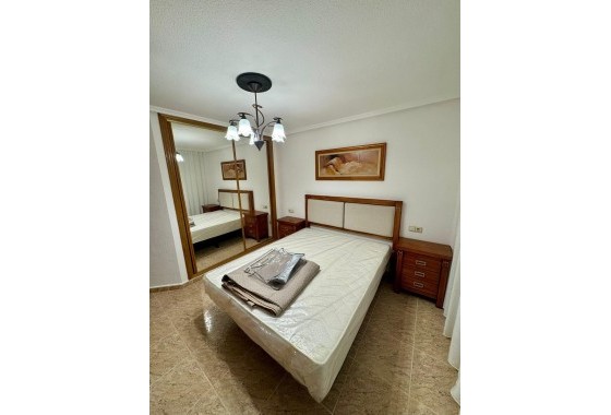 Venta - Apartamento / Piso -
Torrevieja - Center