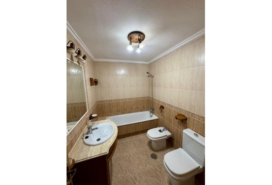 Venta - Apartamento / Piso -
Torrevieja - Center